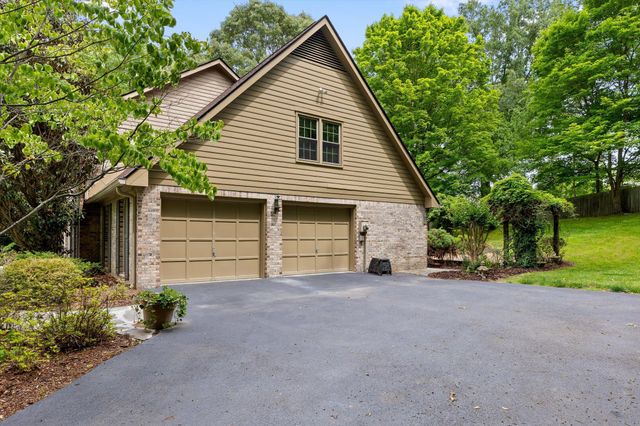 8304 Sugar Mill Lane, Ooltewah, TN 37363