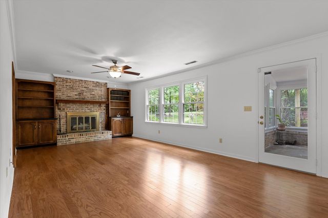 8304 Sugar Mill Lane, Ooltewah, TN 37363