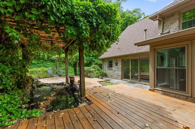 8304 Sugar Mill Lane, Ooltewah, TN 37363