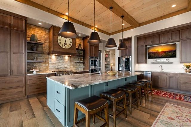 1241 Scenic Drive, Blue Ridge, GA 30513