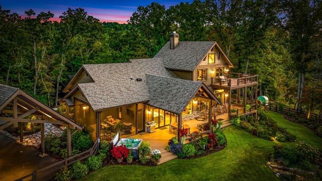 1241 Scenic Drive, Blue Ridge, GA 30513