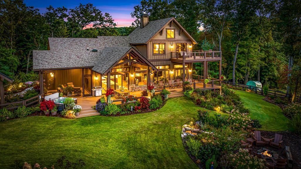 1241 Scenic Drive, Blue Ridge, GA 30513