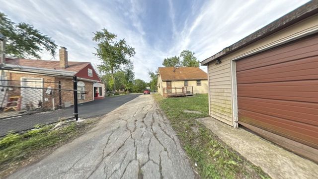 16610 Geneva Drive, Harvey, IL 60426