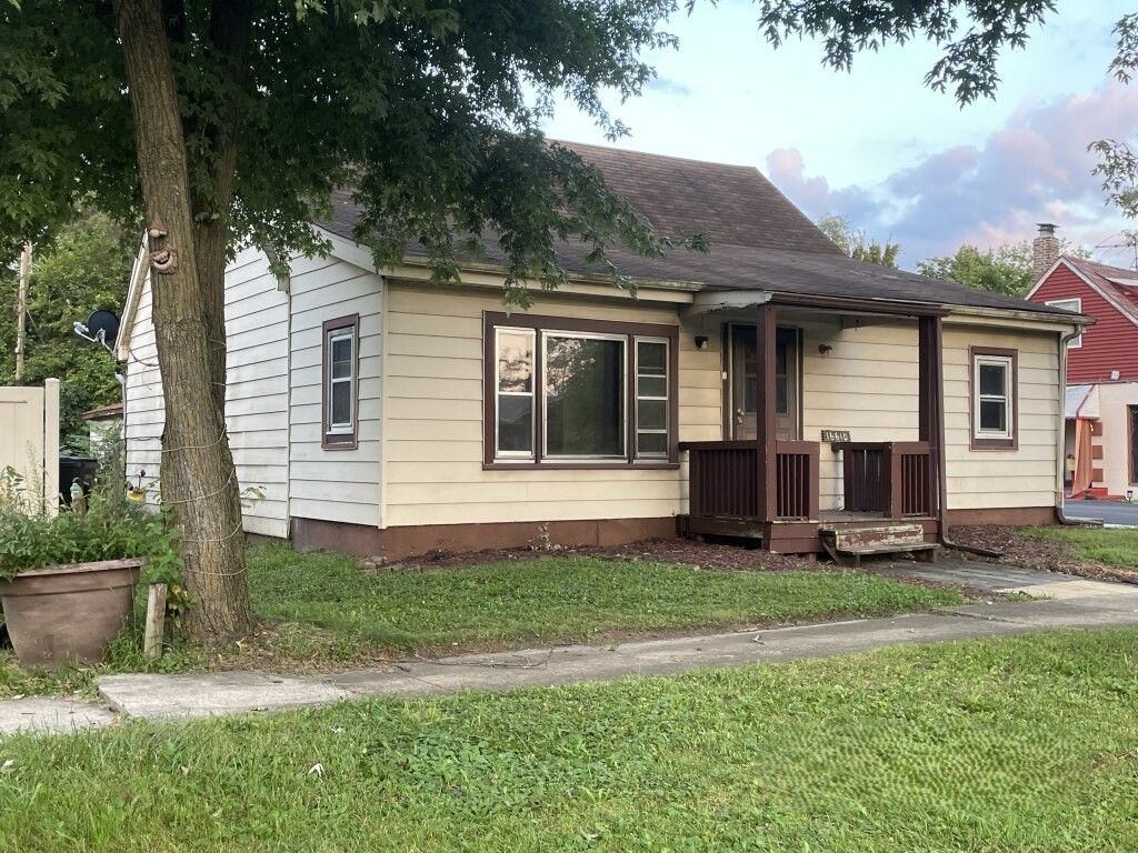 16610 Geneva Drive, Harvey, IL 60426