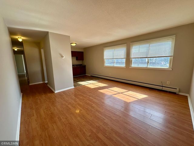 1566 Woodbridge Street, Saint Paul, MN 55117