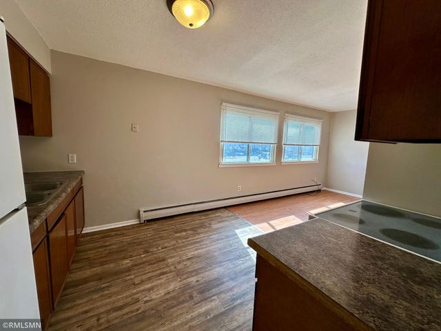 1566 Woodbridge Street, Saint Paul, MN 55117