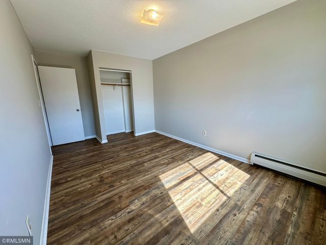 1566 Woodbridge Street, Saint Paul, MN 55117