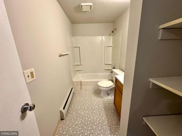 1566 Woodbridge Street, Saint Paul, MN 55117