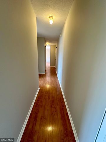 1566 Woodbridge Street, Saint Paul, MN 55117