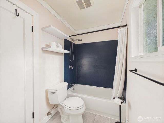 6351 Lake Avenue SW, Lakewood, WA 98499