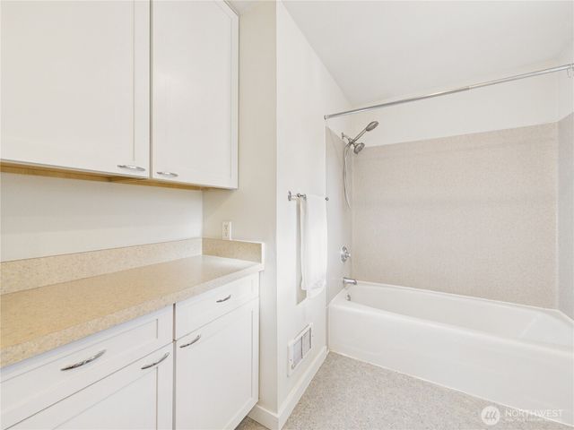 6351 Lake Avenue SW, Lakewood, WA 98499