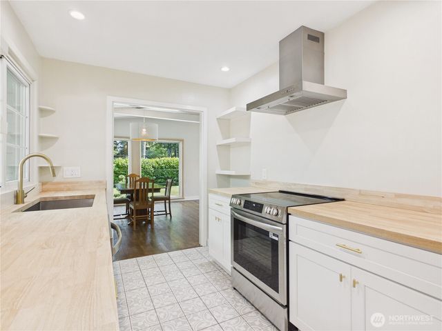 6351 Lake Avenue SW, Lakewood, WA 98499