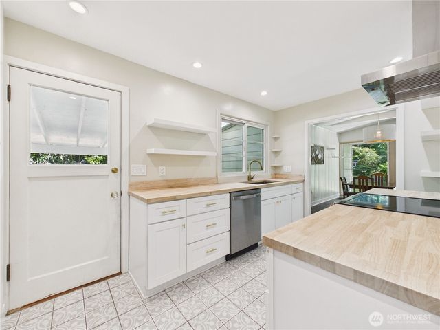 6351 Lake Avenue SW, Lakewood, WA 98499