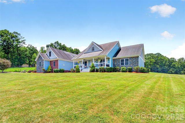1174 Dale Road, Spruce Pine, NC 28777