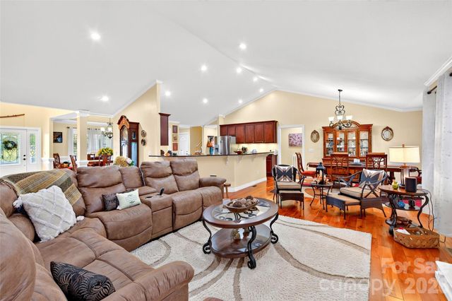 1174 Dale Road, Spruce Pine, NC 28777