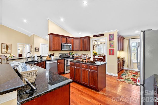 1174 Dale Road, Spruce Pine, NC 28777