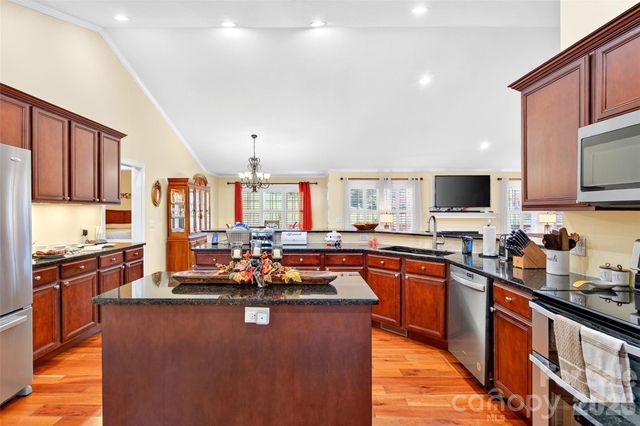 1174 Dale Road, Spruce Pine, NC 28777