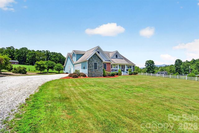 1174 Dale Road, Spruce Pine, NC 28777