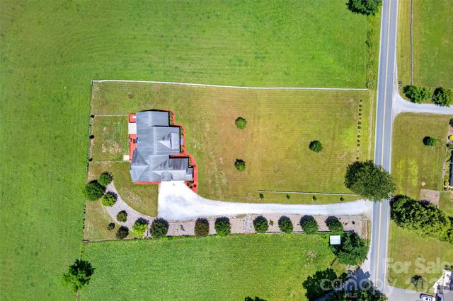 1174 Dale Road, Spruce Pine, NC 28777