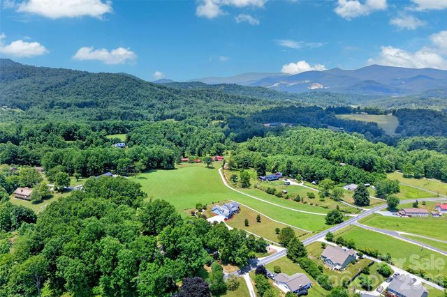 1174 Dale Road, Spruce Pine, NC 28777