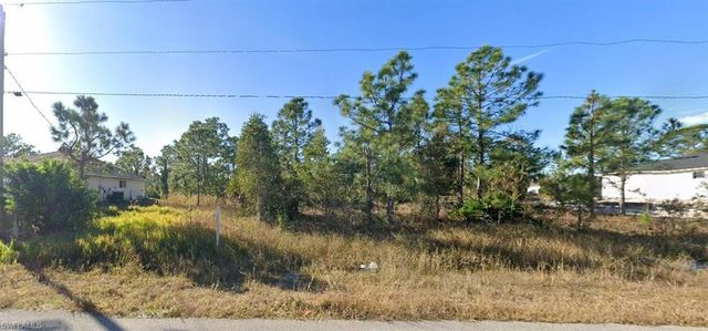 1036 Candlelight DR, Lehigh Acres, FL 33974