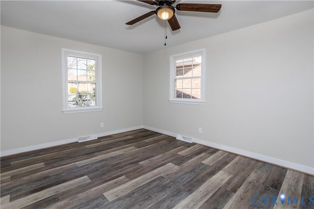 317 Yorktown Dr, Colonial Heights, VA 23834