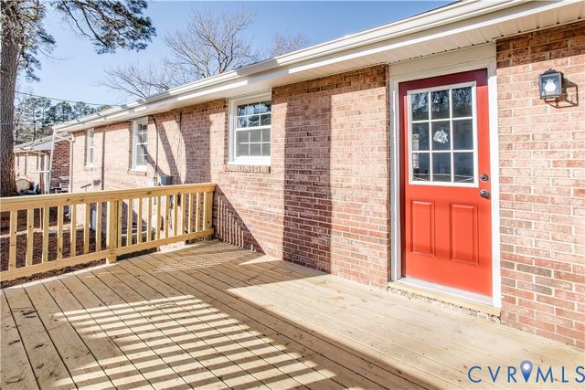 317 Yorktown Dr, Colonial Heights, VA 23834