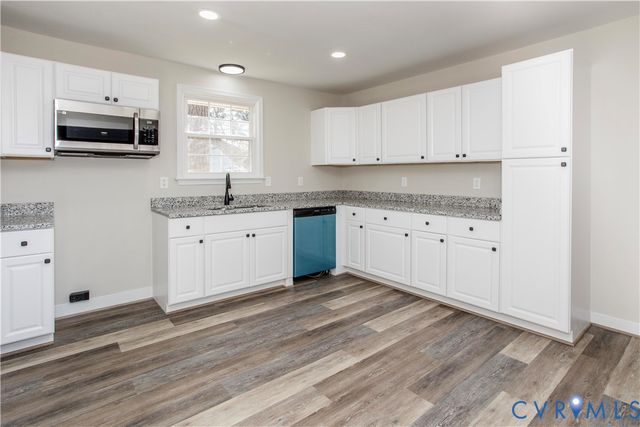 317 Yorktown Dr, Colonial Heights, VA 23834