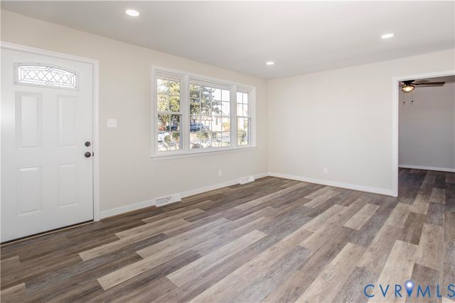 317 Yorktown Dr, Colonial Heights, VA 23834