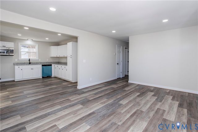 317 Yorktown Dr, Colonial Heights, VA 23834