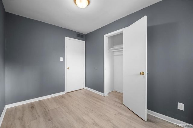 26051 Lehigh Street, Inkster, MI 48141