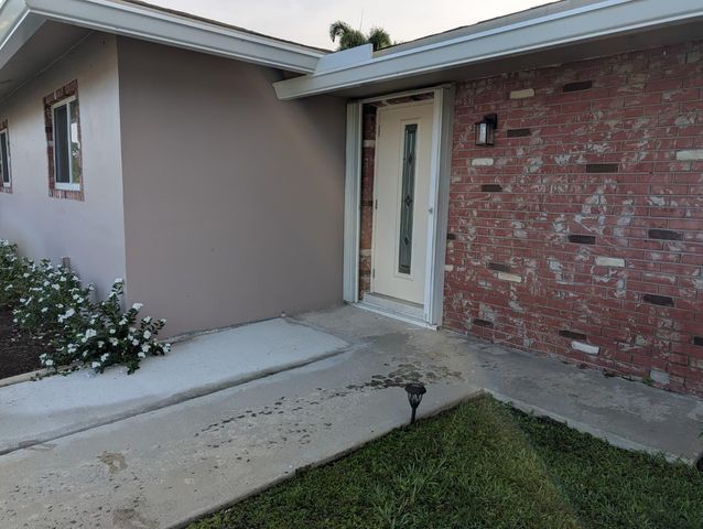 22776 Neptune Road, Boca Raton, FL 33428