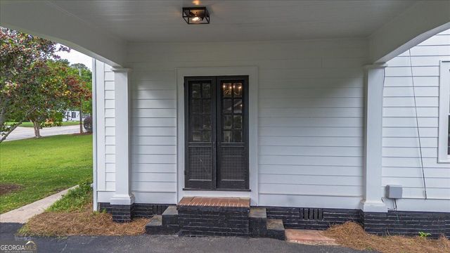 6104 Floyd Street NE, Covington, GA 30014