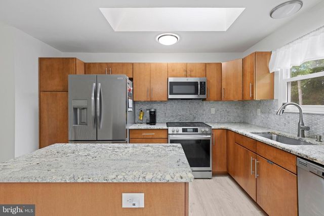 8 HOLLY AVE, Aberdeen, MD 21001