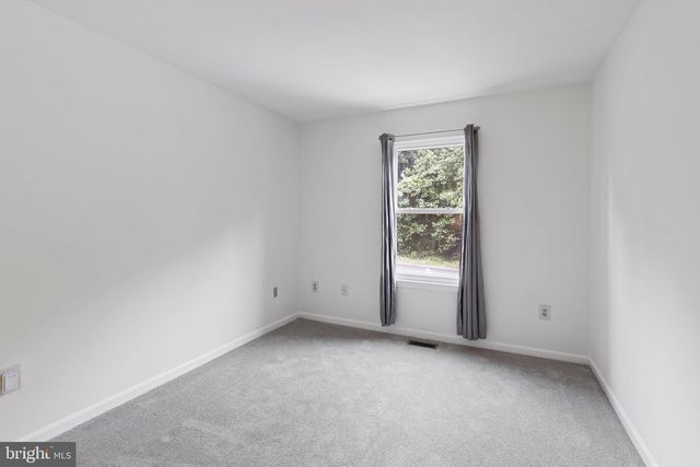 8 HOLLY AVE, Aberdeen, MD 21001