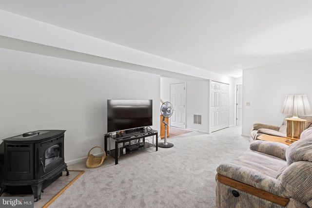 8 HOLLY AVE, Aberdeen, MD 21001