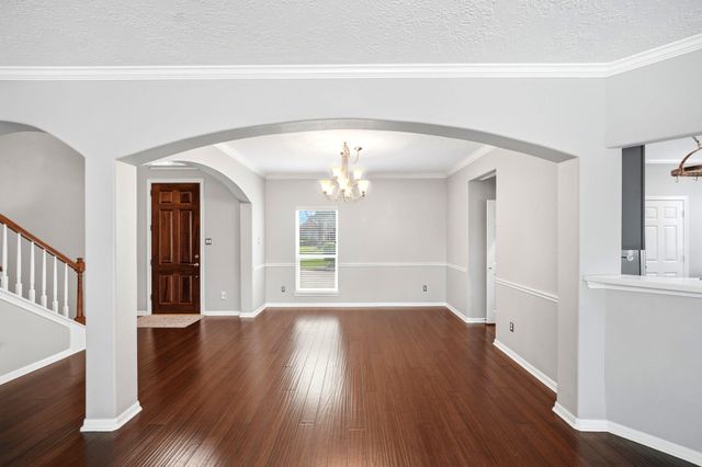 1323 Crystal Lake Circle E, Pearland, TX 77584