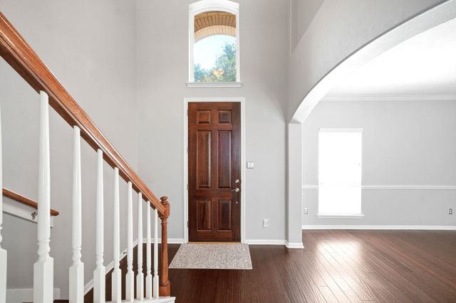 1323 Crystal Lake Circle E, Pearland, TX 77584