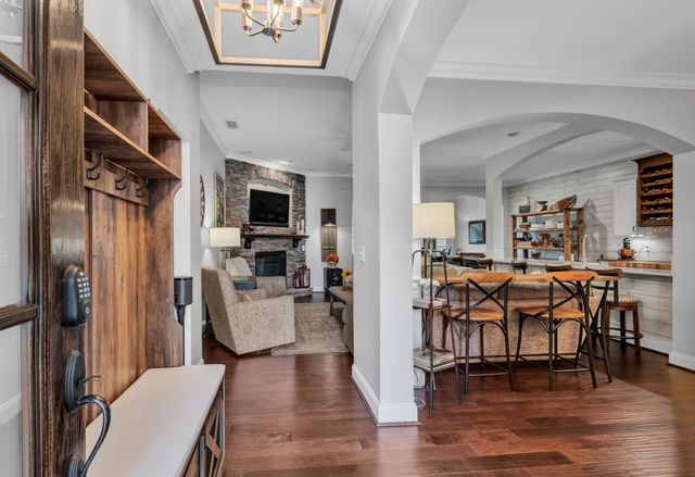 1010 Larkwood Dr, Hermitage, TN 37076