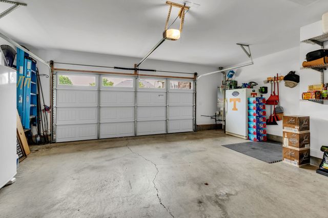 1010 Larkwood Dr, Hermitage, TN 37076