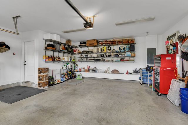 1010 Larkwood Dr, Hermitage, TN 37076