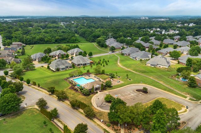 1010 Larkwood Dr, Hermitage, TN 37076