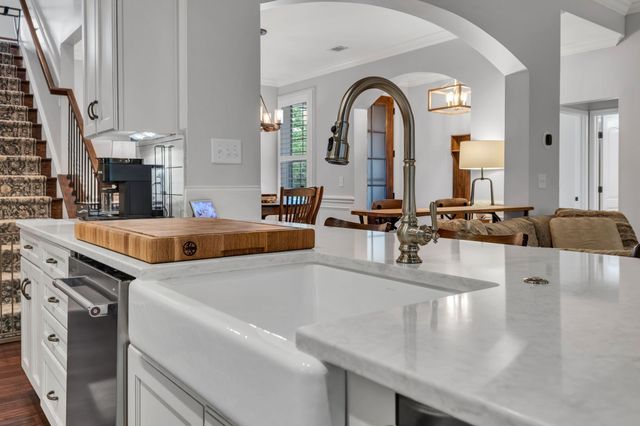 1010 Larkwood Dr, Hermitage, TN 37076