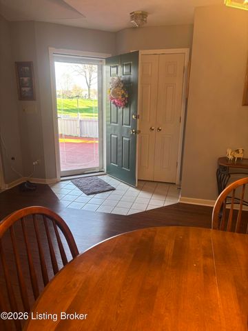 8120 Meadowgreen Pl, Louisville, KY 40299