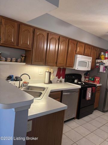 8120 Meadowgreen Pl, Louisville, KY 40299