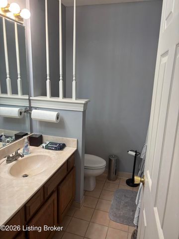 8120 Meadowgreen Pl, Louisville, KY 40299