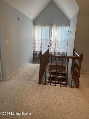 8120 Meadowgreen Pl, Louisville, KY 40299