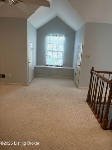 8120 Meadowgreen Pl, Louisville, KY 40299