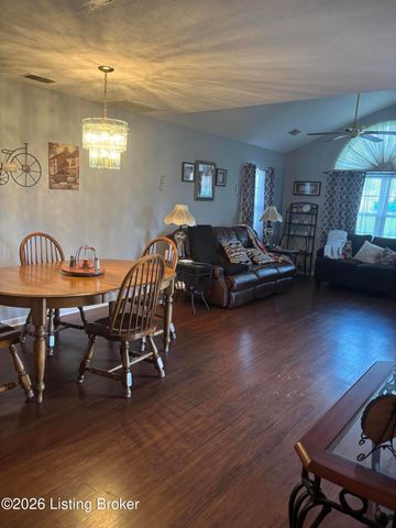 8120 Meadowgreen Pl, Louisville, KY 40299