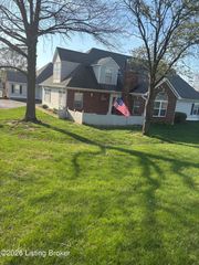 8120 Meadowgreen Pl, Louisville, KY 40299